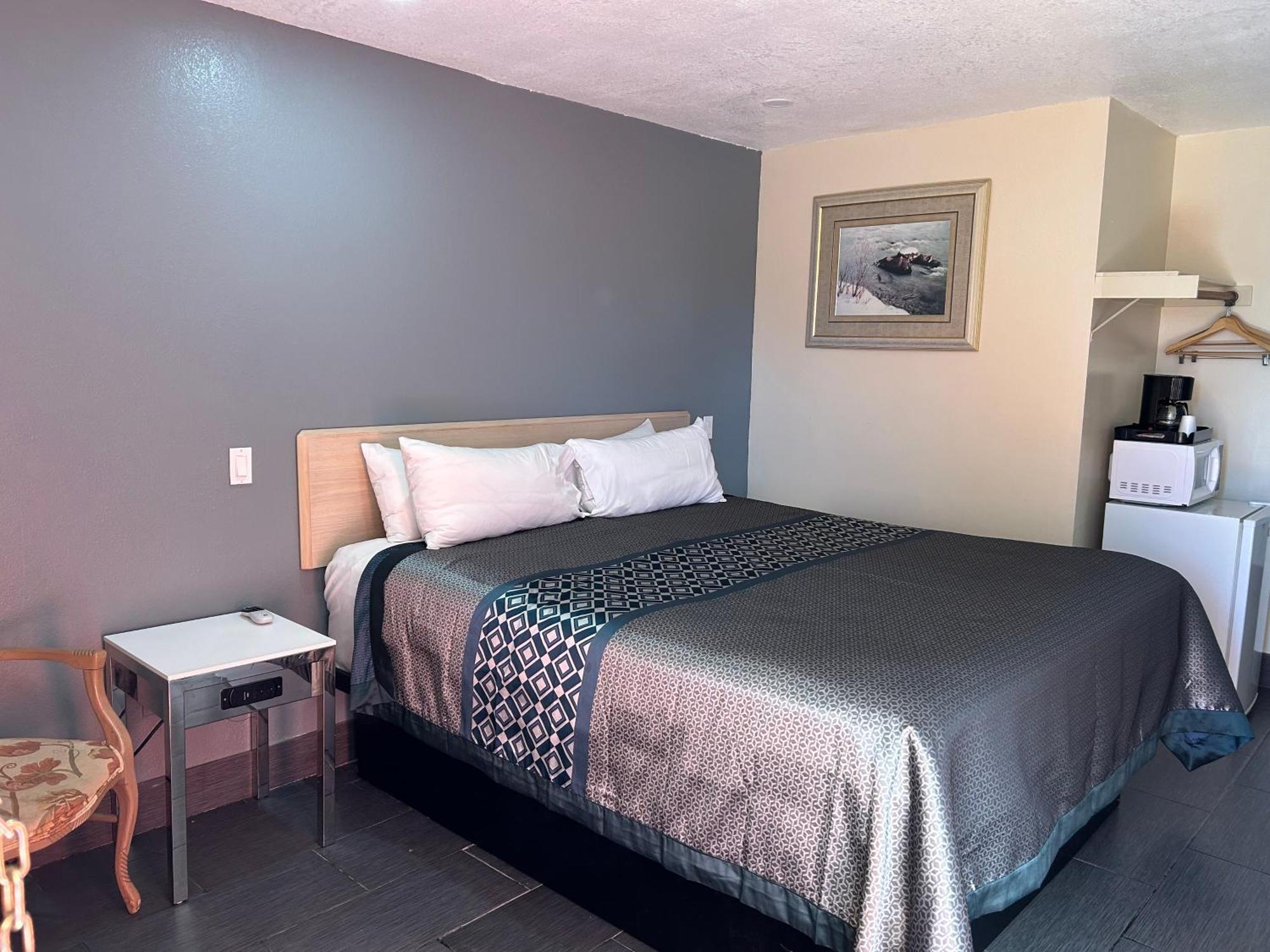 California Inn Hotel And Suites Adelanto Us 395 Exterior foto